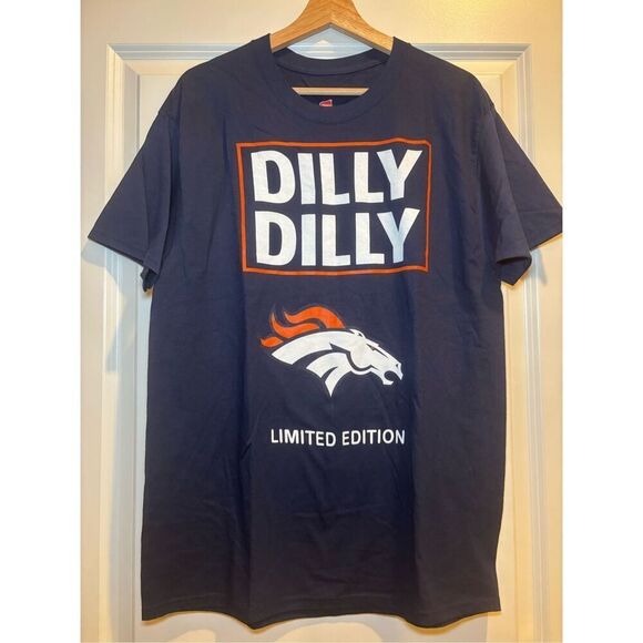 Dilly Dilly Denver Broncos T-shirt size Large - Picture 1 of 2